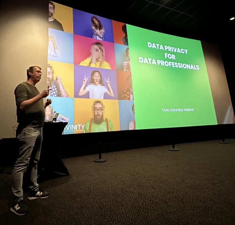 Enrico van de Laar geeft een presentatie over dataprivacy op Data Saturday Holland